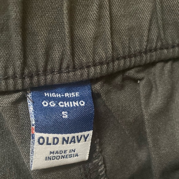 Old Navy OG Chino gray shorts - Picture 2 of 3